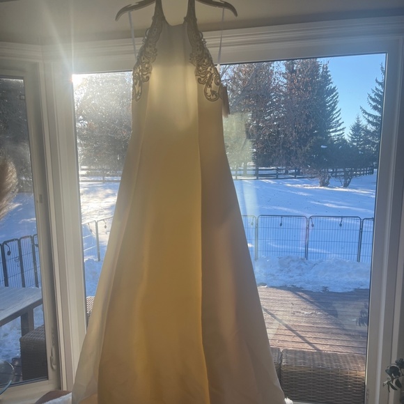 Beautiful Classic Silk Jessica McClintock Wedding Dress - Picture 3 of 9